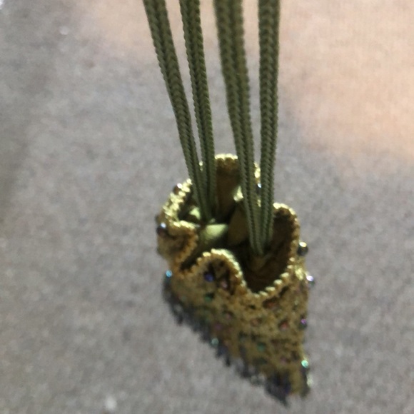 Crocheted and beaded tiny purse, cinch top…green and purple tones…lined in green - Picture 4 of 7